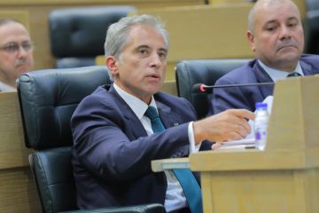 حجب الثقة عن الحكومات بات من الماضي ، صفقوا لها ماشئتم أيها النواب .. وهذا ما أباح به عبد الهادي المجالي عاجل حجب الثقة عن الحكومات بات من الماضي ، صفقوا لها ماشئتم أيها النواب .. وهذا ما أباح به عبد الهادي المجالي عاجل