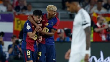 مدرب تشيلسي: لامين يامال وبيدري سر جمال كرة القدم مدرب تشيلسي: لامين يامال وبيدري سر جمال كرة القدم