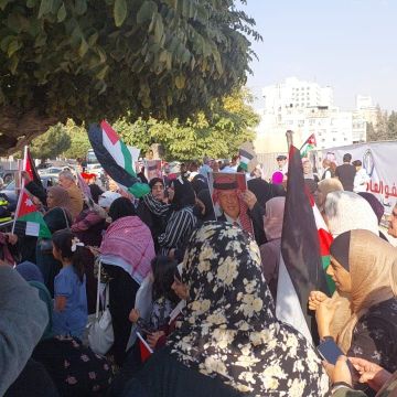 وقفة كبيرة أمام النواب للمطالبة بالعفو