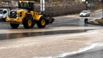 الأمطار الغزيرة تغلق طرقا حيوية في عجلون الأمطار الغزيرة تغلق طرقا حيوية في عجلون