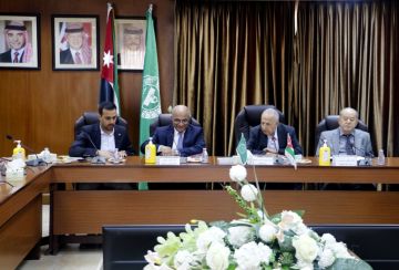 الصحفيين ومجمع اللغة العربية يبحثان سبل التعاون المشترك