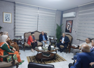 وزير الثقافة يلتقي وفد جمعية الرواد للفنون التشكيلية ويؤكد دعم الفنانين التشكيليين وزير الثقافة يلتقي وفد جمعية الرواد للفنون التشكيلية ويؤكد دعم الفنانين التشكيليين