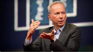 عشيقة لرئيس غوغل السابق تتهمه بالاغتصاب