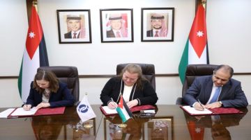 الحكومة توقع اتفاقية لإنشاء حزمة مدارس عبر الشراكة بين القطاعين العام والخاص الحكومة توقع اتفاقية لإنشاء حزمة مدارس عبر الشراكة بين القطاعين العام والخاص