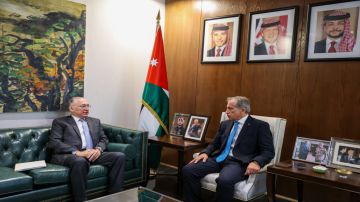 الحكومة تؤكد دعم النزاهة لحماية الاستثمارات الأردنية الحكومة تؤكد دعم النزاهة لحماية الاستثمارات الأردنية