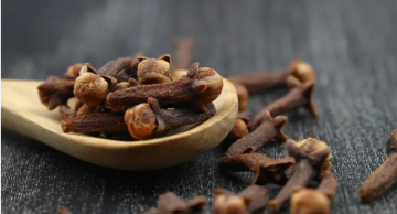 11 فائدة صحية لمضغ القرنفل يوميا 11 فائدة صحية لمضغ القرنفل يوميا