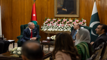 الملك والرئيس الباكستاني يعقدان مباحثات في إسلام آباد