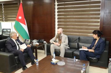 بحث توسيع التعاون بين الأردن والولايات المتحدة في قطاعات النقل المختلفة