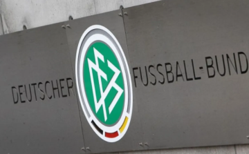 ما سر السعي لحظر الرقم 88 بالكرة الألمانية؟