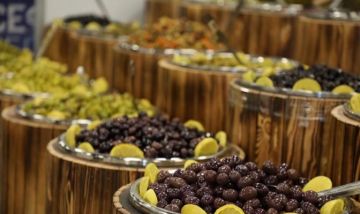 وزير الزراعة يفتتح مهرجان الزيتون الوطني الـ 25 وزير الزراعة يفتتح مهرجان الزيتون الوطني الـ 25