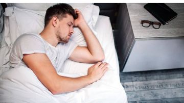 ضوء خفي يهدد قلبك .. دراسة تكشف خطرا صامتا أثناء النوم