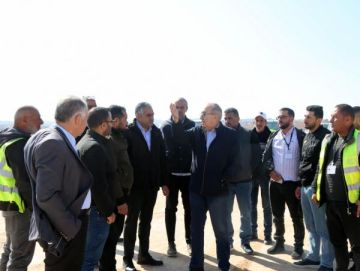 ابوالسمن يوجه بالاسراع في مشاريع الطرق لإستباق الموسم المطري ابوالسمن يوجه بالاسراع في مشاريع الطرق لإستباق الموسم المطري