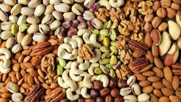 المكسرات النيئة أم المحمصة.. أيهما الأفضل لصحتك؟ المكسرات النيئة أم المحمصة.. أيهما الأفضل لصحتك؟