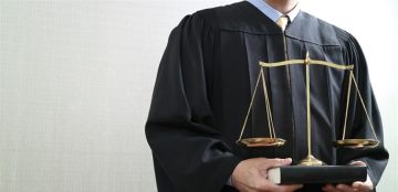 توقيف محامي فنانة شهيرة داخل المحكمة .. اليكم التفاصيل!