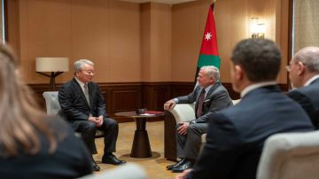 الملك يبحث مع رئيس وكالة جايكا اليابانية توسيع الشراكة الملك يبحث مع رئيس وكالة جايكا اليابانية توسيع الشراكة