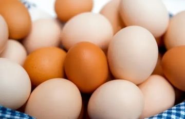 بينها اللحوم .. 5 أطعمة ومشروبات تجنبها مع البيض بينها اللحوم .. 5 أطعمة ومشروبات تجنبها مع البيض