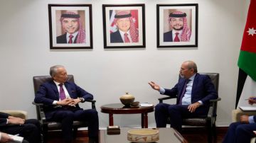 الصفدي يستقبل مسؤول ملف اعاة اعمار غزة في اليابان الصفدي يستقبل مسؤول ملف اعاة اعمار غزة في اليابان