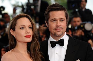 براد بيت يطالب أنجلينا جولي بتعويضه ملايين الدولارات بسبب رجل أعمال روسي براد بيت يطالب أنجلينا جولي بتعويضه ملايين الدولارات بسبب رجل أعمال روسي