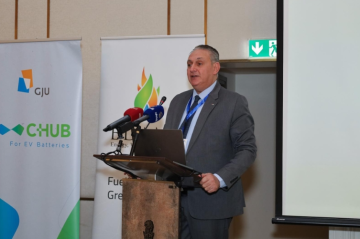 وزير البيئة: تنظيم البطاريات الكهربائية خطوة أساسية نحو اقتصاد أكثر استدامة وزير البيئة: تنظيم البطاريات الكهربائية خطوة أساسية نحو اقتصاد أكثر استدامة