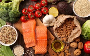 أهم 7 أطعمة للوقاية من أمراض العيون