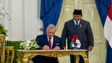 الملك يؤكد عمق العلاقات الأردنية الإندونيسية التي تمتد لـ 75 عاما الملك يؤكد عمق العلاقات الأردنية الإندونيسية التي تمتد لـ 75 عاما