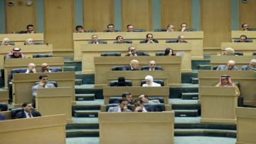 النواب يستكمل غدا انتخاب لجانه الدائمة بعد مشادات تحت القبة