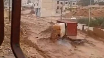 غرق مركبات في منطقة وادي الزيغان بالزرقاء