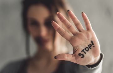 إحصائيات صادمة .. مقتل امرأة كل 3 أيام في فرنسا إحصائيات صادمة .. مقتل امرأة كل 3 أيام في فرنسا