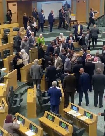 بالفيديو .. مناوشات حادة بين القطاونة والسعايدة حول انتخابات اللجان .. والقاضي يرفع الجلسة إلى إشعار لاحق بالفيديو .. مناوشات حادة بين القطاونة والسعايدة حول انتخابات اللجان .. والقاضي يرفع الجلسة إلى إشعار لاحق