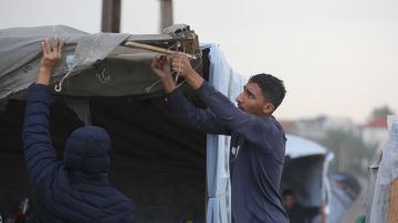 برد شديد وانهيار الخيام وأمراض معدية تفاقم جراح النازحين