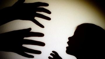 تفاصيل صادمة لمقتل طفلة على يد والدها في البادية الشمالية