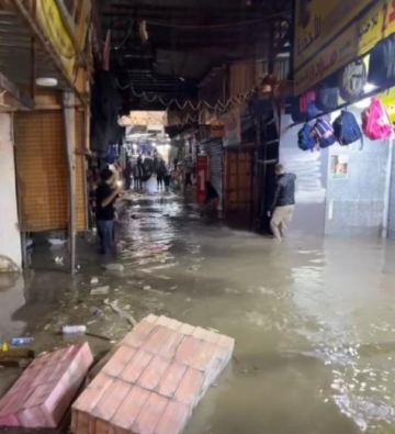 الأمطار الغزيرة تغرق محالا تجارية في سوق النوفيتية بالبقعة