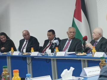 العيسوي يرعى حفل إشهار هيئة أردن المستقبل أبشر سيدنا. العيسوي يرعى حفل إشهار هيئة أردن المستقبل أبشر سيدنا.