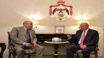 رئيسا الأعيان والنواب يؤكدان حرصهما على التعاون المشترك رئيسا الأعيان والنواب يؤكدان حرصهما على التعاون المشترك