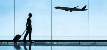 شباب يغادرون الوطن باحثون عن مستقبل ، بعيدا عن وعود زائفة ومقولة .. القادم أجمل ! عاجل