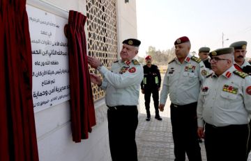 بالصور... رئيس هيئة الأركان المشتركة يزور مديرية أمن وحماية المطارات ويفتتح عددا من المباني بالصور... رئيس هيئة الأركان المشتركة يزور مديرية أمن وحماية المطارات ويفتتح عددا من المباني