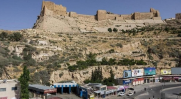 محافظ الكرك يؤكد: مشروع التلفريك يرفع من مستوى السياحة ويجذب الاستثمارات