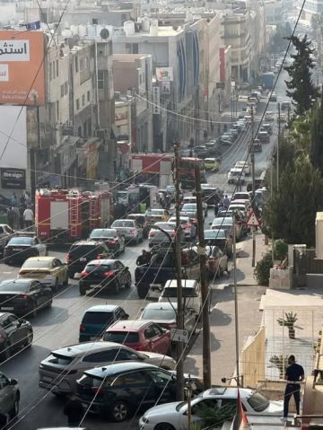 حريق في مستودع ألبسة داخل محل دراي كلين بالصويفية دون إصابات حريق في مستودع ألبسة داخل محل دراي كلين بالصويفية دون إصابات