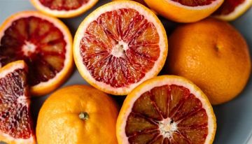 5 أطعمة تحسن رائحة الجسم