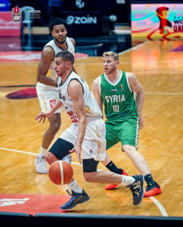 الأردن يفتتح تصفيات كأس العالم لكرة السلة بفوز على سوريا الأردن يفتتح تصفيات كأس العالم لكرة السلة بفوز على سوريا