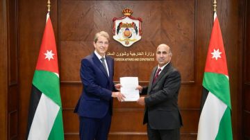 الخارجية تتسلم رسالة اعتماد ممثل منظمة اليونيسف الخارجية تتسلم رسالة اعتماد ممثل منظمة اليونيسف