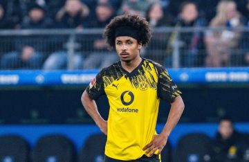 فرض غرامة ضخمة على كريم أديمي لاعب بوروسيا دورتموند بسبب حيازة أسلحة فرض غرامة ضخمة على كريم أديمي لاعب بوروسيا دورتموند بسبب حيازة أسلحة