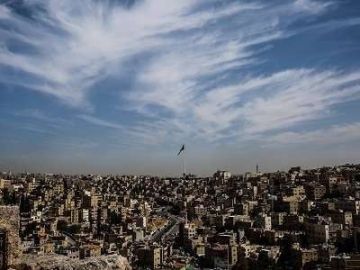 الأرصاد الجوية تتوقع زخات مطرية ليلة الاثنين وصباح الثلاثاء في شمال ووسط المملكة