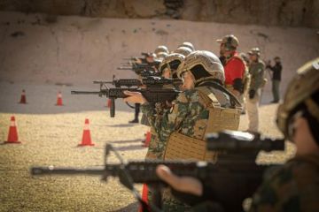 القوات المسلحة الأردنية تنفذ مسابقة للرماية لعدد من منتسباتها