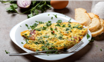 طريقة عمل العجة بالبقدونس والبصل طريقة عمل العجة بالبقدونس والبصل