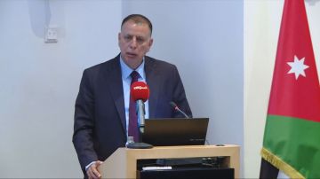 وزير الداخلية يشارك في مؤتمر دولي حول التعاون الأمني وزير الداخلية يشارك في مؤتمر دولي حول التعاون الأمني