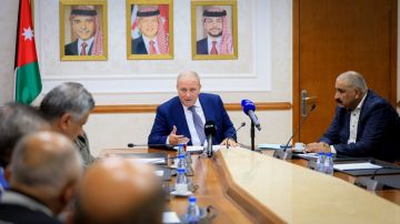 عطية: المشاريع الصغيرة رافد أساسي للاقتصاد الأردني ومجلس النواب منفتح على مطالب المواطنين عطية: المشاريع الصغيرة رافد أساسي للاقتصاد الأردني ومجلس النواب منفتح على مطالب المواطنين