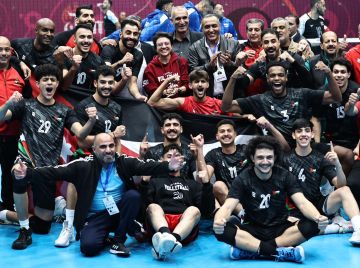 المنتخب الوطني للكرة الطائرة يحقق فوزا مثيرا على الكويت المنتخب الوطني للكرة الطائرة يحقق فوزا مثيرا على الكويت