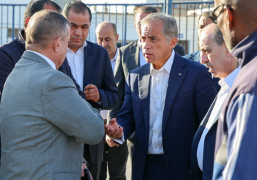 رئيس الوزراء يتابع سير العمل في مواقع زارها سابقا ويتفقد مواقع جديدة في ألوية الرصيفة والهاشمية والقصبة بالزرقاء