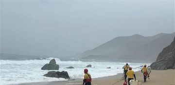 محاولة إنقاذ تتحول إلى مأساة.. وفاة والد وبقاء ابنته في عداد المفقودين محاولة إنقاذ تتحول إلى مأساة.. وفاة والد وبقاء ابنته في عداد المفقودين